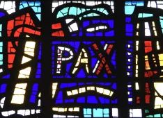 Audincourt Sacr&eacute; Coeur Innen Glasmalerei von F.L&eacute;ger Frieden 2 (003)